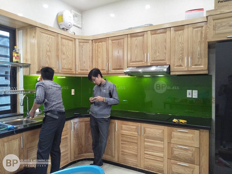 KÃ­nh á»‘p báº¿p mÃ u xanh non Anh Vui Khu DÃ¢n cÆ° 918 Long BiÃªn